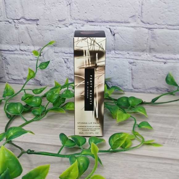 Fenty Stunna Lip Paint Longwear Fluid Lip Color~ Undefeated - Picture 3 of 9